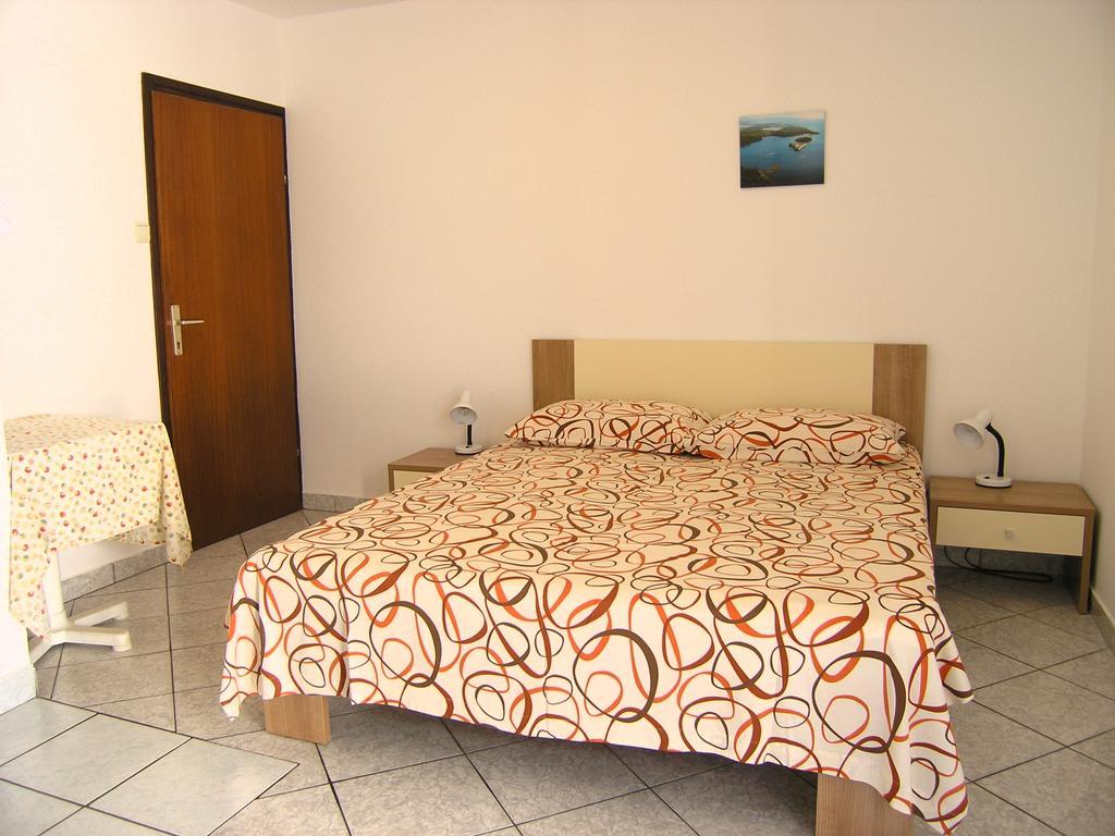 Apartments Murgic Кърк Екстериор снимка